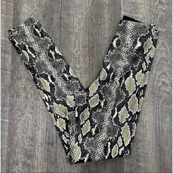 NEW Commando Reptile Embossed Faux Leather Leggings Small - Picture 4 of 6